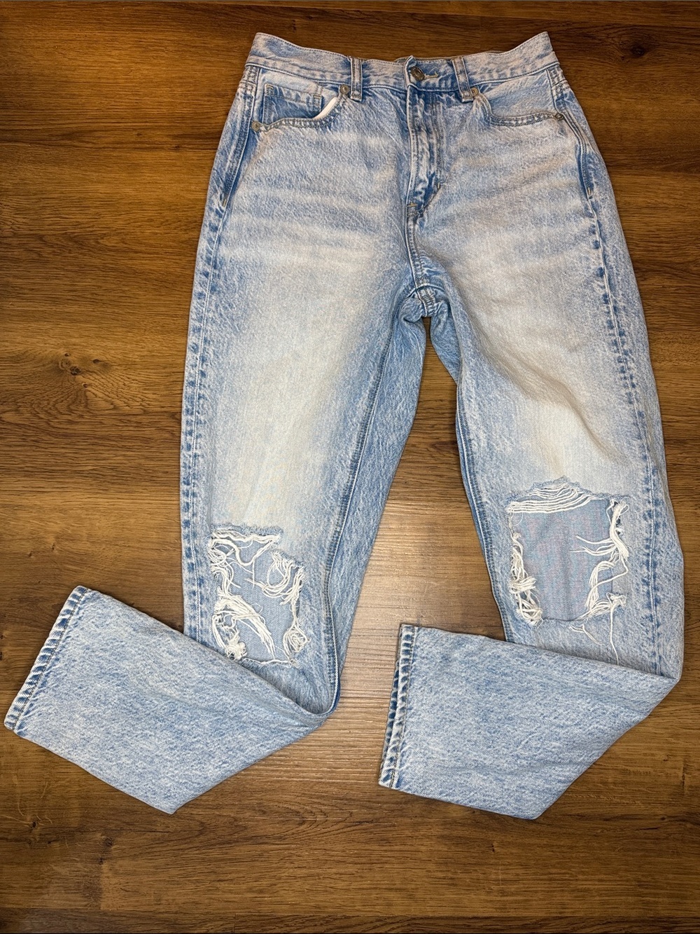 American Eagle Mom Jeans Lt Acid Wash Busted Ripped Knee Women’s 0 Regular
